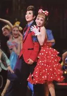 Takarazuka Revue (Hoshigumi) / Kairi Hokusho / Fu Hinami / Live Photo / Whole Body (Out of Sight) / Red Black and Blue Costume / Red Flower Pattern Costume / 2L Size / Hoshigumi Tokyo Performance :' Dance to Cherry Blossoms',' Romance' Stage Photo