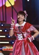 ミルキィホームズ/三森すずこ/ライブフォト・膝上・衣装ピンク・白・右手人差し指立て・左手腰・視線右/「ライブ ミルキィホームズ 秋の大運動会」フォトチョイス