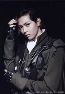 James Takeshi Yamada (Salyut) / Upper body / Left / Right hand raised / Background black / Character actor shot / Stage 「 Messiah Messiah - Akatsuki 乃刻 - 」 a