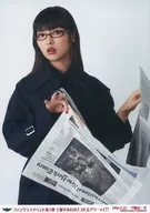 Sumire Uesaka / Above the Knee / Costume Black / Newspaper Picking / 「 Fan Club Event 3 rd installment Sumire Uesaka's 「 Concert Ball Hour ☆ 」! 」 Fan Club member limited sale 『 Concert Ball representative photo set 3 rd installment Megane Joshi ver. 』