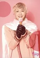 Yuuki Yamaoki (B Shea) / Upper body, both hands ice cream, pink background, Character Tomoshot / Musical "Hetaria ~ in the new world ~" Bromide