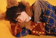 Ren Ozawa / Landscape / Upper body / Lying down / Costume red / blue / Platinum / Ear / Background / Ren Ozawa Birthday Event 「 Ozawa's birthday is also Hitoridedekirumon 2017 」 Random Bromide