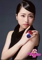 桃色幸運草Z/佐佐木彩夏/上半身・衣服黑色・右左肩・身體左向・背景灰色/AYAKA-NATION2017in兩國國技館AURIN NO生寫真