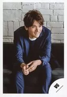 V6 / Hiroshi Nagano / Whole body (out of sight), sitting, costume dark blue, two hand arrangement in front, body front / 17 Summer Concert Brochure & Goods Shooting Off-Shot / Official Official photo