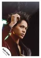 KAT TUN / Tatsuya Ueda / Bust up / Costume black / Right hand hair / Body facing right / Above eyes / Background black / Official Official photo