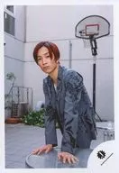 Johnnys Jr. / Tanakaki / Above-the-knee ・ Costume Gray ・ Both Hands Table / 17 Autumn SiXTONES ・ Snow Man "Shonen Tomorrow ～" Brochure & Goods Shooting Off-Shot / Official Official photo