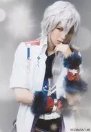 Yu Yoshioka (Caesar) / Above the Knee / Character shot / Costume White / Red / Blue / Black / Left Hand Mouth / Stage 「 OZMAFIA!! 」 Random Bromide