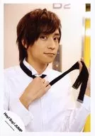 Hey! Say! JUMP / Hikaru Yaotome / Bust up / Shirt White / Both Hands Tie Black / Body facing right / Official Official photo