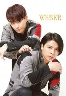 WEBER/Taka.・J/膝上・衣装グレー・黒・赤・Taka.左手親指顎・背景白/WEBERフォトセット