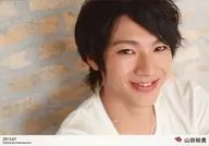 D2/山田裕貴/卧式·抬頭·服裝白·項鏈·臉斜向右·「2013.07」/官方生寫真