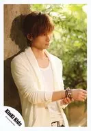 KinKi Kids / Koichi Domoto / Upper Body / Costume White / Left Hand Right Arm / Eye View Right / Background Green / Official Official photo