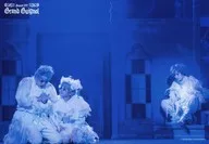 Group (3 people) / Live Photo, Horizontal, Whole Body, White Costume, Sitting, "Lullaby in the Cocoon Period" / Stage "グランギニョル" Stage Photo Set B