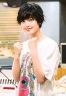 平手友梨奈/上半身衣服白色双手石头/【20171020更新】/欅坂46这里是有乐町星空电视台Konpuri明信片B
