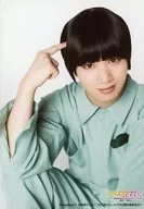 Keisuke Ueda (Thyolo Matsu) / Upper Body / Right Knee Standing / Right Head / Character Actor Shot / Stage 「 Osomatsu on STAGE ~ SIX MEN'S SHOW TIME 2 ~ 」 Personal Bromide (STAGE FES 2017 ver.)