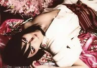 櫻井圭登(吉原詩郎)/横型・膝上・仰向け・右手上げ・キャラクターショット/浪漫活劇譚「艶漢」第二夜 ブロマイドA