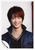 Hey! Say! JUMP / Yuri Chinen / Bust up / Costume black / Under both hands / Face front / Smile / Official Official photo