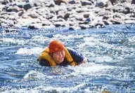 Yohei Kobayashi / Yokogata ・ Kawa-no-naka ・ Life Jacket ・ Helmet / Eiga 「 Dear Girl ～ Stories ～ THE MOVIE3 the United Kingdom of KOCHI Aoi no Shisetsu Hen 」 UKK Omoide omoide Trading Bromide