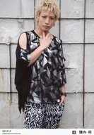 D-BOYS / Sho Jinnai / Above-the-knee ・ Costume black and white gray ・ Right hand chin ・ "2013.12" / Official Official photo