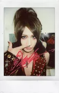 ☆ SHIVA / Asuka / Bust-up / Costume Black Red / Right Hand Forefinger Face / Eye Gaze Front / with handwritten signature / Live Cheki