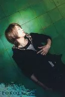 ぽこた/膝上・左手腹・背景緑・「ドキドキ☆夏恋物語」/ツアー会場限定トレーディングカード