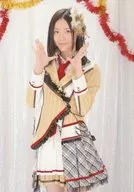 松井珠理奈/膝上・服装米白・双手合十・合口/"东海Walker>特典生写真