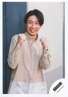 Arashi / Masaki Aiba / upper body / costume beige / both hands goo / "Find The Answer" PV & Jacque shooting off-shot / official Official photo