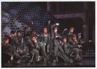 Takarazuka Revue (Hanagumi) / Settai / Live Photo / Horizontal Type / Whole Body / Black Costume / Both Hands Pose / 2L Size / Hanagumi Grand Theater Performance 「 Po-no Ichizoku 」 Stage Photo