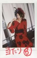 ☆ Crimson Shiva / Ashita Hana / Hizajo / Sitz / Costume red / black / Yukata / Right hand shoulder / Left eye / Autograph message 」 / Live cheki per 「