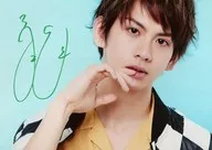 ☆ Ryutarou Akimoto / with handwritten signature, Yokogata, Face Up, Costume Yellow, White, Black, Right Hand Opening, Background Light Blue, 2L Size / Event 「 Ryu's Club ☆ The Second 」 2L Special Sale Official photo