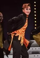 Takarazuka Revue (Sora-gumi) / Sumiki Sayato / Live Photo / Above the Knee / black / Orange / Right Direction / Right Jacket / 2L Size / Sora-gumi National Tour Performance 「 Melancholic / gigolo 」 「 Citrus Wind III 」 Stage Photo