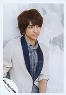 Hey! Say! JUMP / Hikaru Yaotome / Upper body / Costume white / black / Right facing / Mouth closed / Background white / Official Official photo