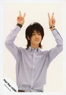 Hey! Say! JUMP / Hiroto Nakajima / Upper Body / Costume Purple / Both Hands Piece Top / Background Beige / Official Official photo