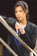 Seijiro Nakamura / Upper Body / Costume Black and Blue / Both Hands / Right Arm Lifting / Face Diagonally Left Facing / Event "TOSHIWASURE 2012 ~ bye-bye dragon ~" Official photo