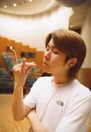 Kosuke Kuwano (Mr. Fox) / Upper body, White Costume, 2 fingers of the right hand Stand, Left Hand Side, Left Body / Stage "Blue Fairy and Pinocchio" Bromide