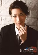 小林凉(进藤碇)/丰胸·服装黑·白·领带·西装·左手食指颚·歪头/舞台随机明信片