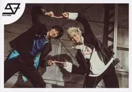 SUPER★DRAGON/古川毅・让海渡/横型・膝上・服装黑・蓝·白·学兰·身体弯曲·双手食指合/"6 th ONEMAN LIVE TOUR『HAZARDSCHOOL 0』>超级生写真SET～HAZARDMATE～