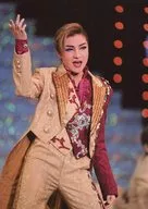 Takarazuka Revue (Hanagumi) / An Hozuki / Live Photo / Upper Body / Beige Purple Costume / Right Hand Pose / 2L Size / Hanagumi Hakata-za Performance 「 Akanesasu Purple Flower 」 「 Sante! 」 Stage Photo