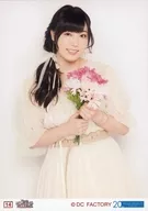 14 : Morning Musume' 18 / Mizuki Fukumura / Above-the-knee, Costume White, Flower Bouquet / "Morning Musume 20 th Anniversary Concert Tour 2018 Spring - We are MORNING MUSUME -" collection Official photo part1