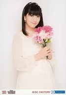23 : Morning Musume. '18/Haga Shuon / acima do joelho, vestido branco, buquê / "Morning Musume. 20 th Anniversary Concert Tour 2018 Spring - We are MORNING MUSUME." Collection Live Photo part1