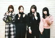 佐藤詩織・小林由依・長濱NENU・WATANABE/橫型・膝上・和平・背景白・2L尺寸/【20180112更新】/欅坂46這裏是有樂町星空廣播局KONYU明信片