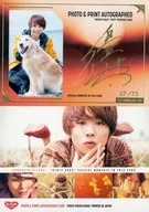 PHOTO&PRINT AUTOGRAPHED CARD[烫金签字&生写真卡(坐·狗)(/75)]:须贺健太/烫金签字&生写真卡(坐·狗)(/75)/须贺健太First·集换式卡
