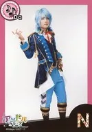 Yuta Higuchi (Rensui 巴瑠) / Whole-body (Cut off Tarumi) / Right-hand Lift / Character Actor Shot / 「 N 」 / Stage 『 Idol Colors! Cure Stage 』 - Sirius School Edition - Random Bromide idol Clothing Ver.