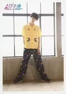 Super Express / takuya (Takuya Kusagawa) / Whole Body / Costume Yellow / Legs Spread / Neck Tilt / 『 BULLET TRAIN ARENA TOUR 2018 SPRING "Sweetest Battlefield" 』 Tokyo May 27 Performance Limited Official photo Vol. 47