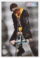 Super Express / Yuki (Yuki Murata) / Whole body / Costume black and yellow / Sitting / Left-facing / Stepladder / Official photo Vol. 58