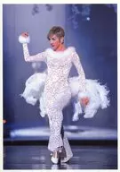 Takarazuka Revue (Snow Group) / Sakina Ayakaze / Live Photo / Whole Body / White Costume / Right Hand Pose / 2L Size / Snow Group Grand Theater Performance 「 Triumphal Arch 」 「 Gato Bonito! 」 Stage Photo