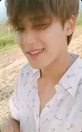 SEVENTEEN/MINGYU/豐胸·衣著白·左眼閉合·眨眼/5 TH MINI ALBUM『YOU MAKE MY DAY』(FOLLOW Ver.)特典Treka