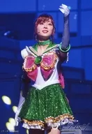 Minami Umezawa (sailor jupiter) / Live photo ・ Kneeling ・ Costume white ・ green ・ Left hand extension ・ Background blue ・ Character shot / TeamSTAR / Nogizaka 46th edition Musical `` Sailor Moon '' random stage photo bromide