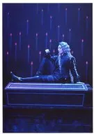 Takarazuka Revue (Tsuki-gumi) / Ryo Tamaki / Live Photo / Full body / Sitting / Black Costume / Body facing left / 2L Size / Tsuki-gumi Grand Theater Performance' Elisabeth : Ring of Love and Death (Rondo)' Stage Photo