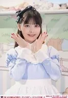 Sumire Uesaka / Upper Body / Front Facing / Light / White / Both Hands / 「 Leather Broom 5 th Anniversary Celebration ~ Sanrio Puroland Meeting ~ 」 Bromide Set