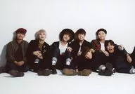 Grupo de niños a prueba de balas / Conjunto (7 personas) / Horizontal, cuerpo completo, sentado / "Grupo de niños a prueba de balas 1 th Anniversary Limited Shop in Shibuya MARUI" I NEED U original photo